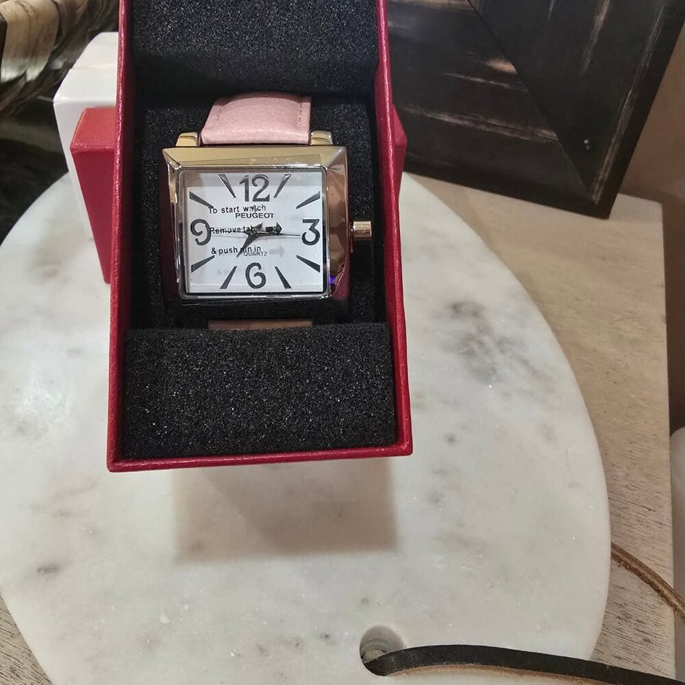 NEW Peugeot Women's Leather Easy Read Big Face Watch